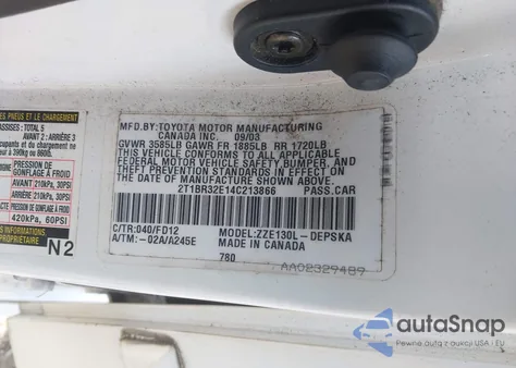 2004 Toyota Corolla S z USA, uszkodzony, nr VIN 2T1BR32E14C213866